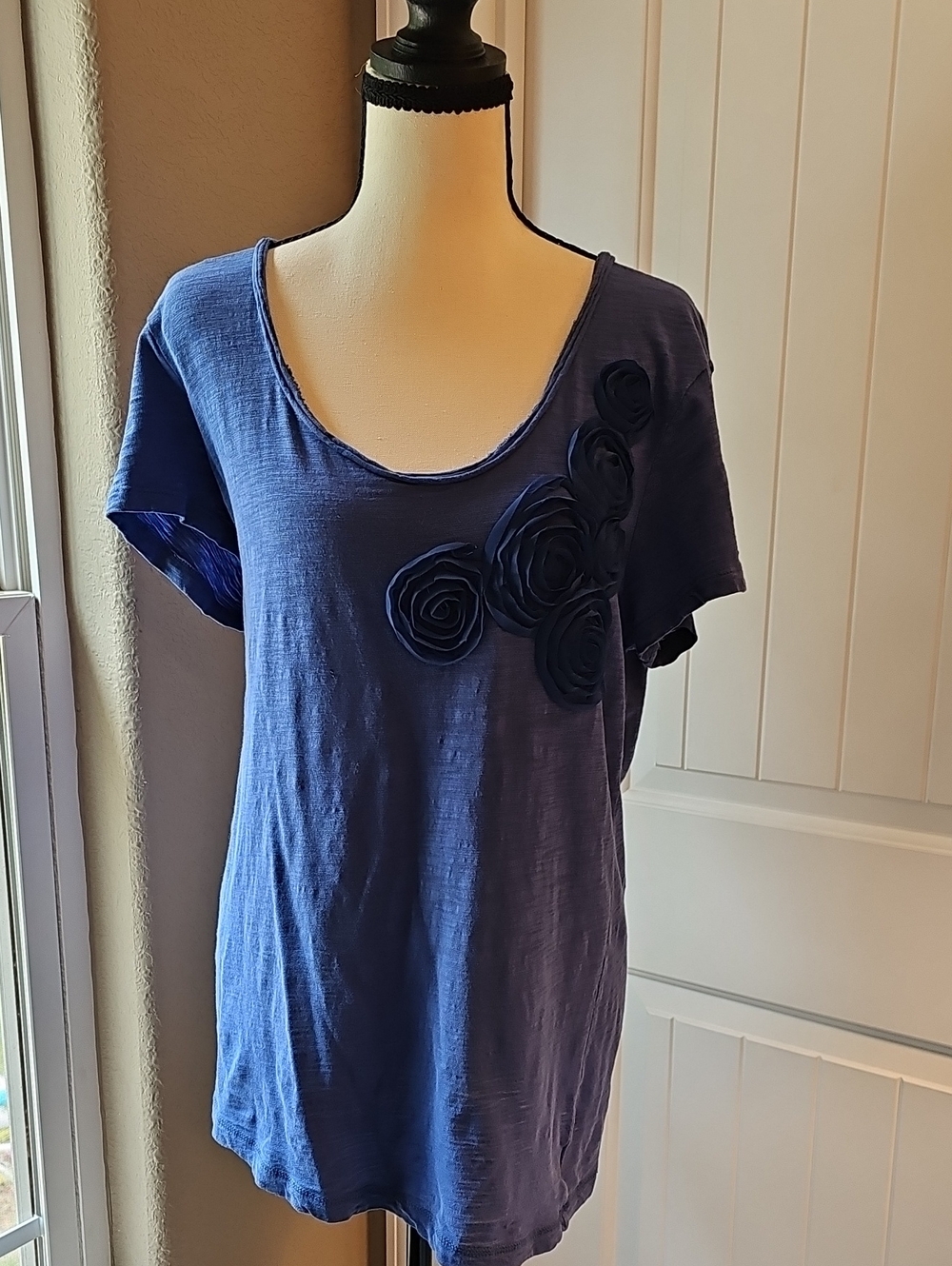 Old Navy Blue Short Sleeve Scoop Neck Tee with Rosette Accents